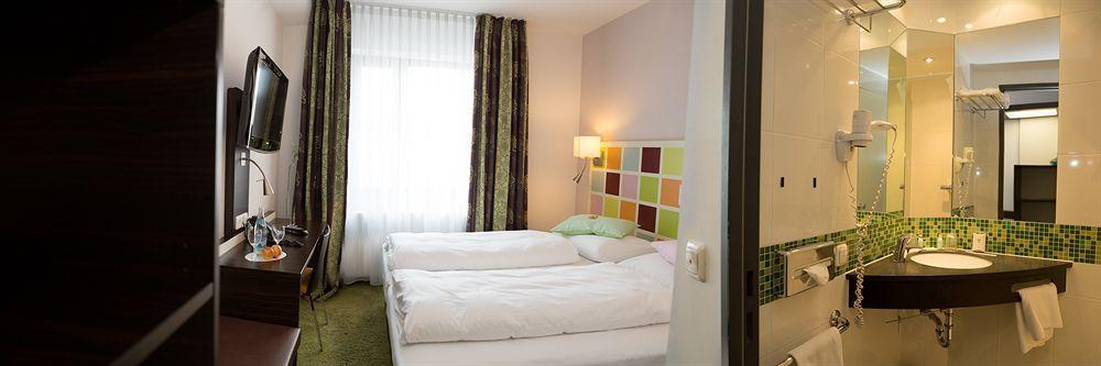 Hotel Arooma Erding Exterior photo