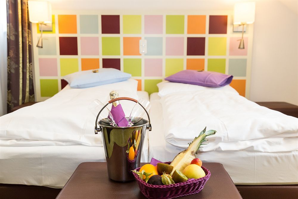 Hotel Arooma Erding Exterior photo