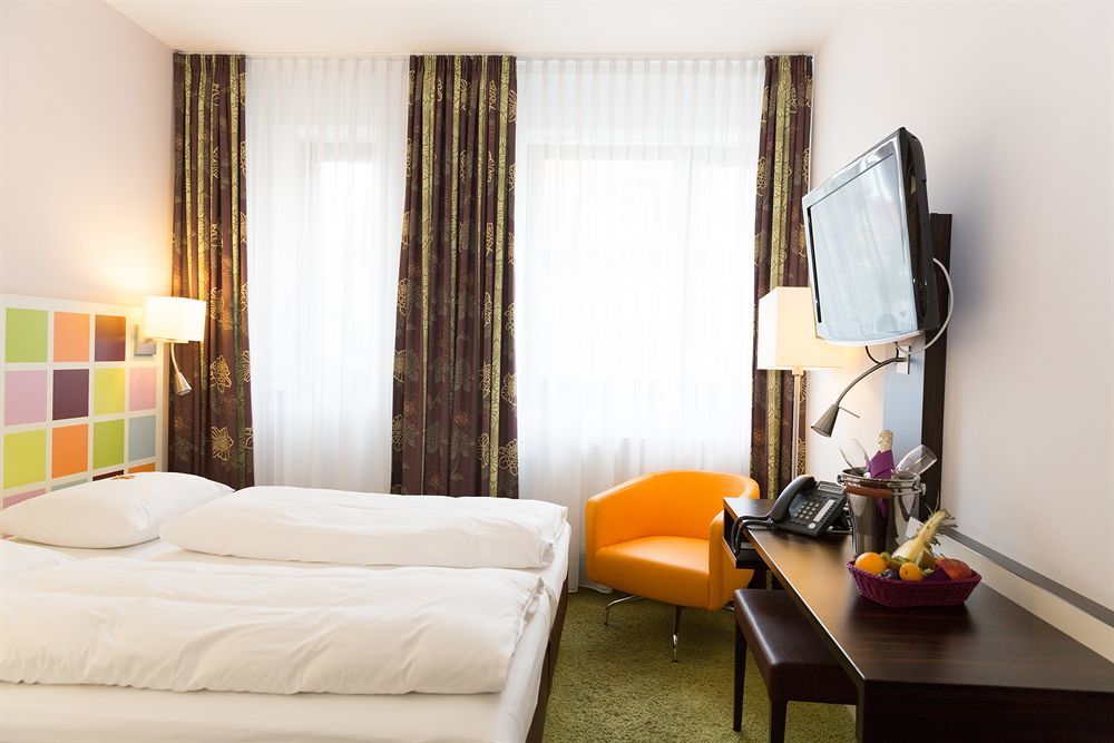 Hotel Arooma Erding Exterior photo