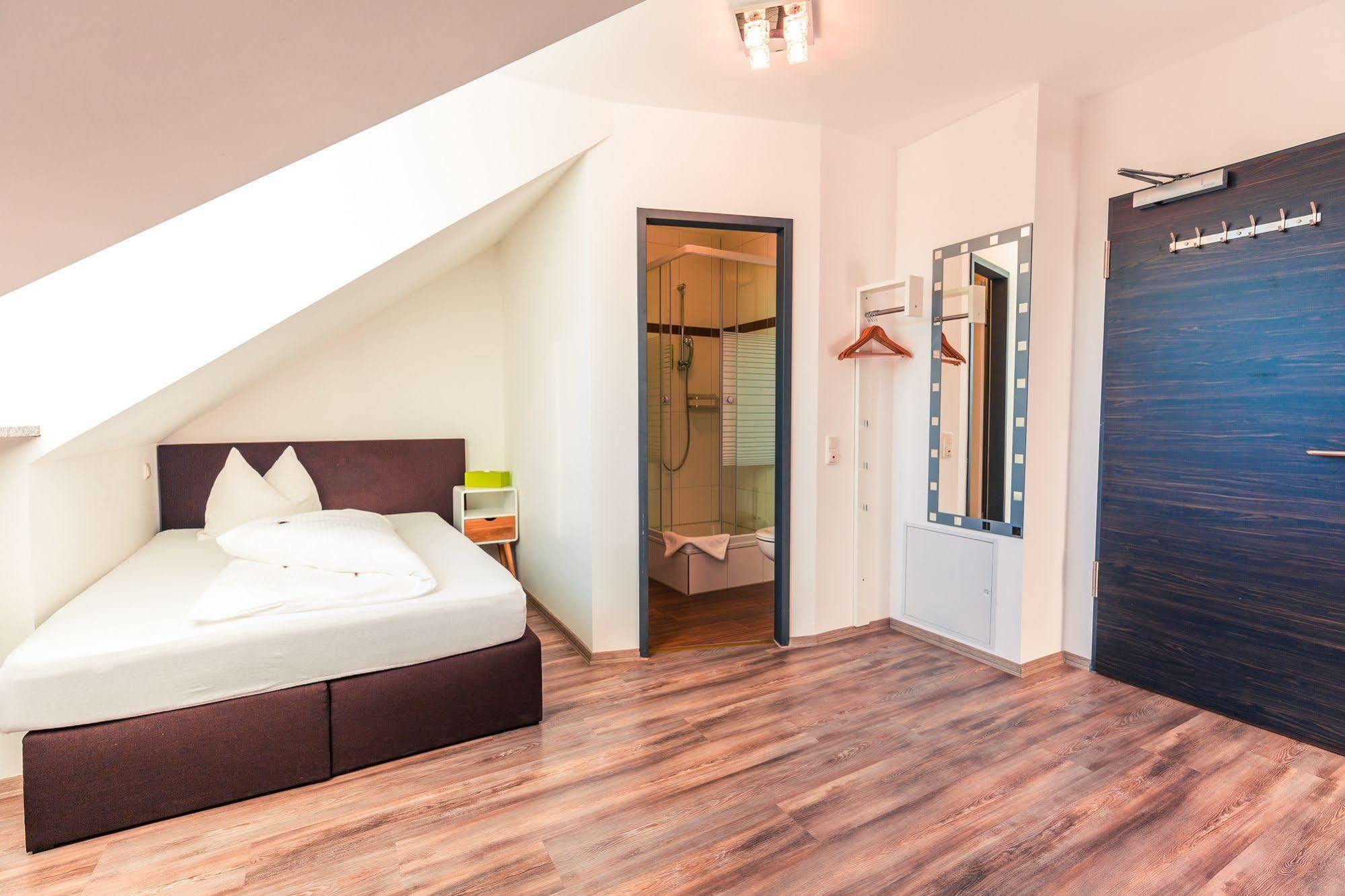 Hotel Arooma Erding Exterior photo