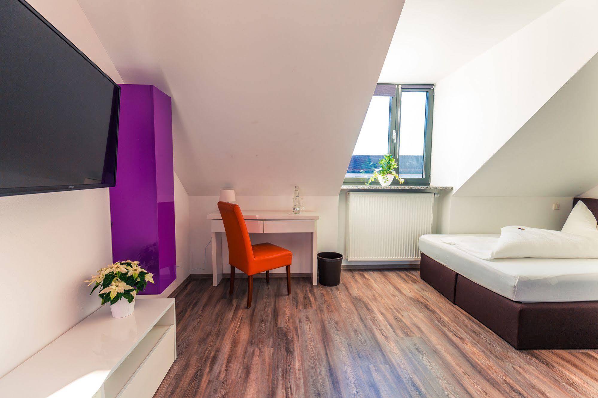 Hotel Arooma Erding Exterior photo