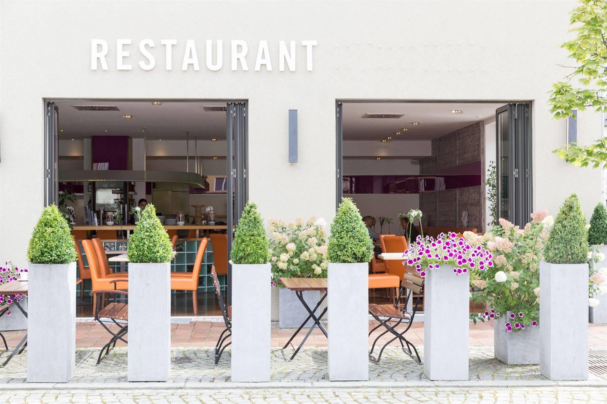 Hotel Arooma Erding Exterior photo
