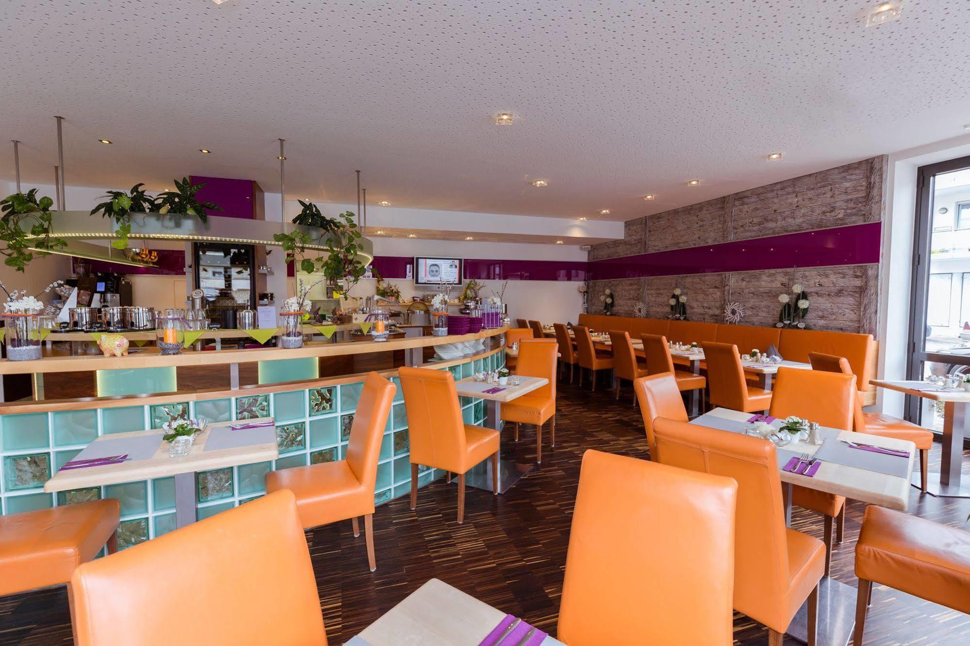 Hotel Arooma Erding Exterior photo