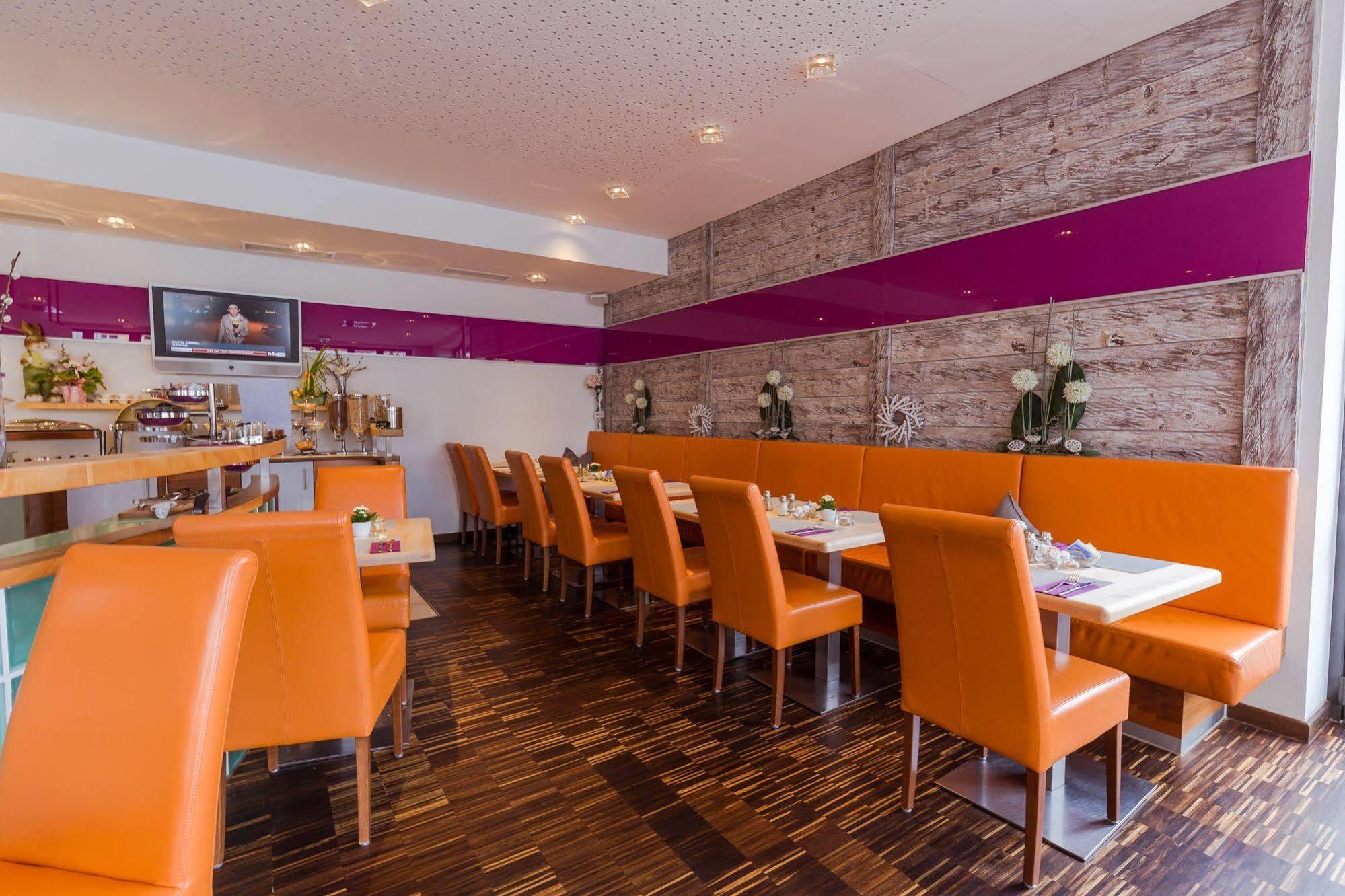 Hotel Arooma Erding Exterior photo