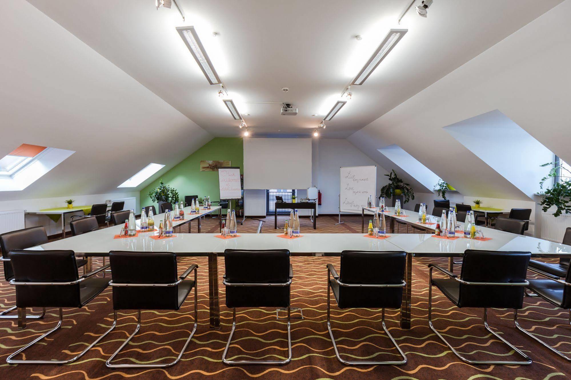 Hotel Arooma Erding Exterior photo